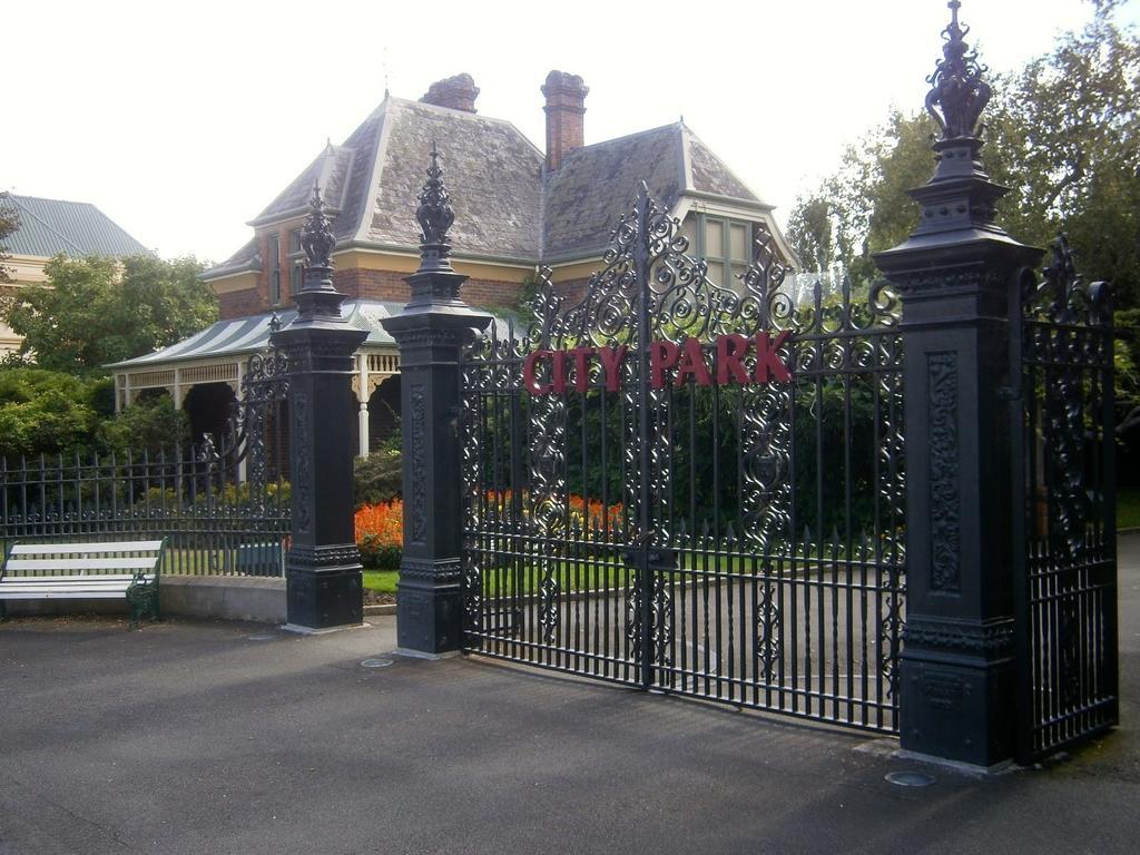Ellie'S Place On City Park ลอนเชสตัน ห้อง รูปภาพ